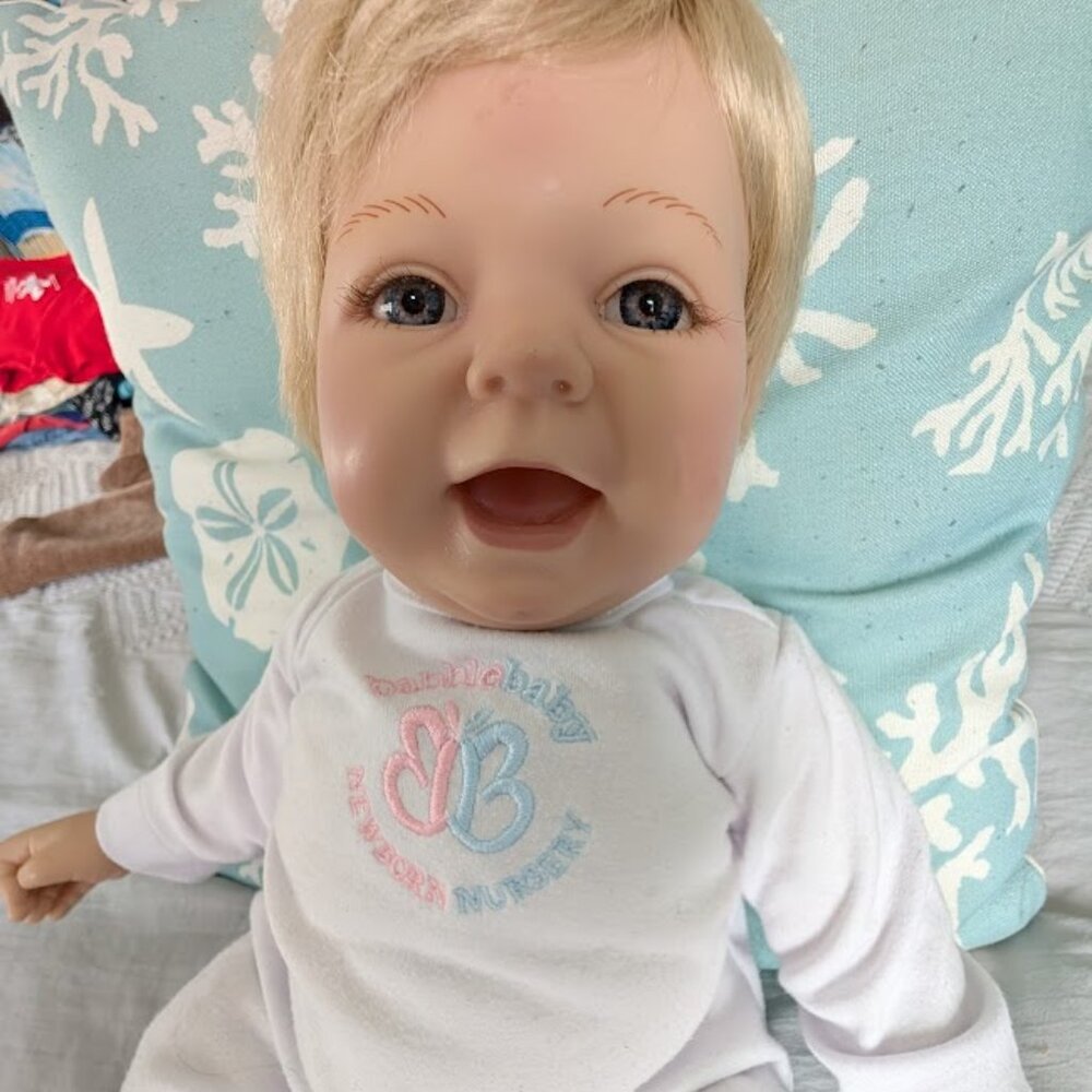 Vintage 1997 Madame Alexander Babble Baby Doll Laughs Babbles Coughs Blond Hair - Picture 3 of 16